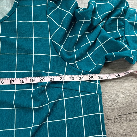BLOOMCHIC Teal and White Checkered Top Puff Sleeves Size 18/20 New With Tags - Picture 4 of 11
